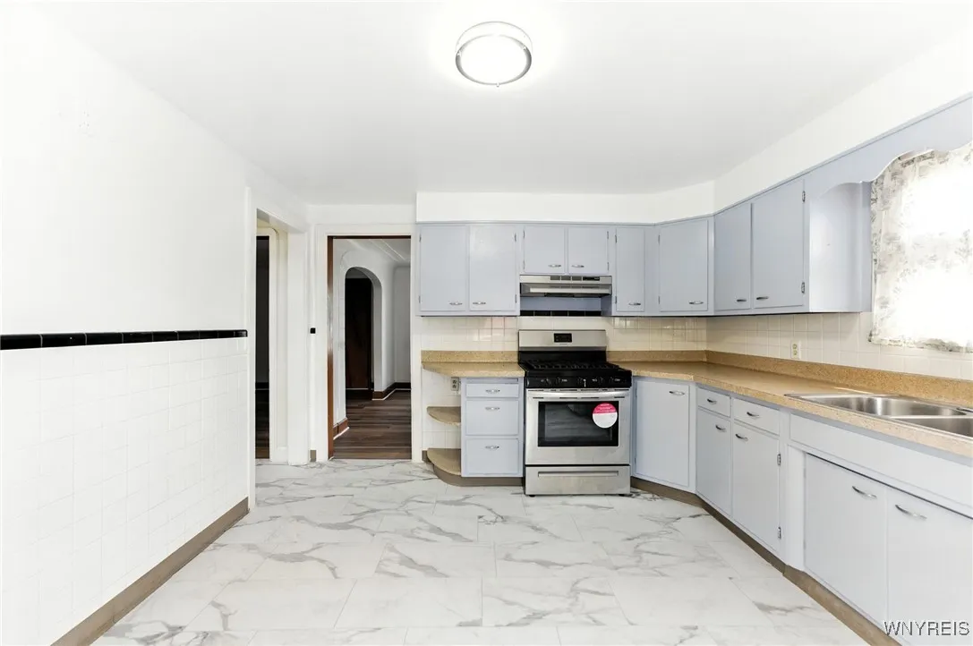 841 Cleveland Drive, Cheektowaga, New York 14225, Cheektowaga, New York 14225, 6 Bedrooms Bedrooms, 10 Rooms Rooms,1 BathroomBathrooms,Residential,For Sale,841 Cleveland Drive, Cheektowaga, New York 14225,B1627793