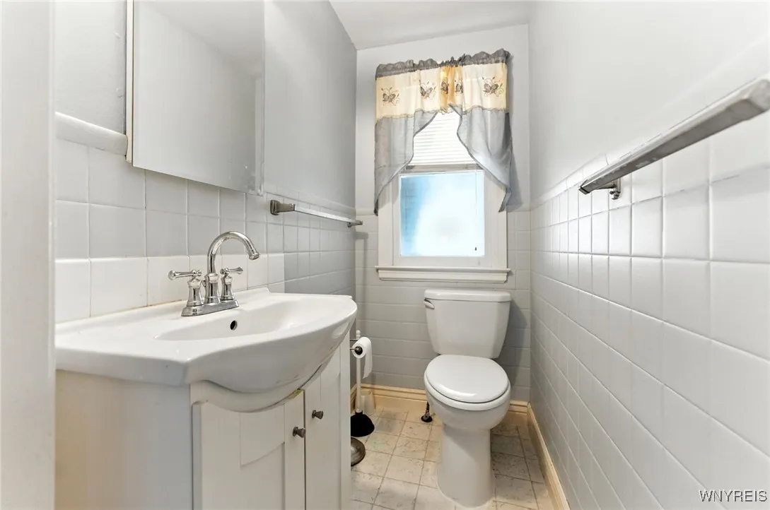 841 Cleveland Drive, Cheektowaga, New York 14225, Cheektowaga, New York 14225, 6 Bedrooms Bedrooms, 10 Rooms Rooms,1 BathroomBathrooms,Residential,For Sale,841 Cleveland Drive, Cheektowaga, New York 14225,B1627793