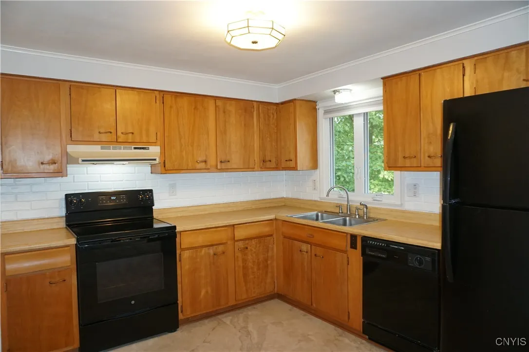 81 Bayberry Cir, Clay, New York 13090, Clay, New York 13090, 3 Bedrooms Bedrooms, 7 Rooms Rooms,1 BathroomBathrooms,Residential,Closed,81 Bayberry Cir, Clay, New York 13090,0,S1621731