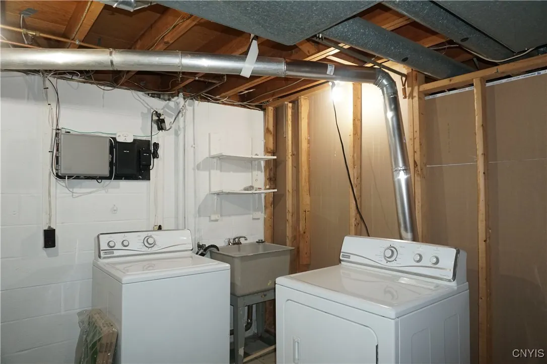 81 Bayberry Cir, Clay, New York 13090, Clay, New York 13090, 3 Bedrooms Bedrooms, 7 Rooms Rooms,1 BathroomBathrooms,Residential,Closed,81 Bayberry Cir, Clay, New York 13090,0,S1621731