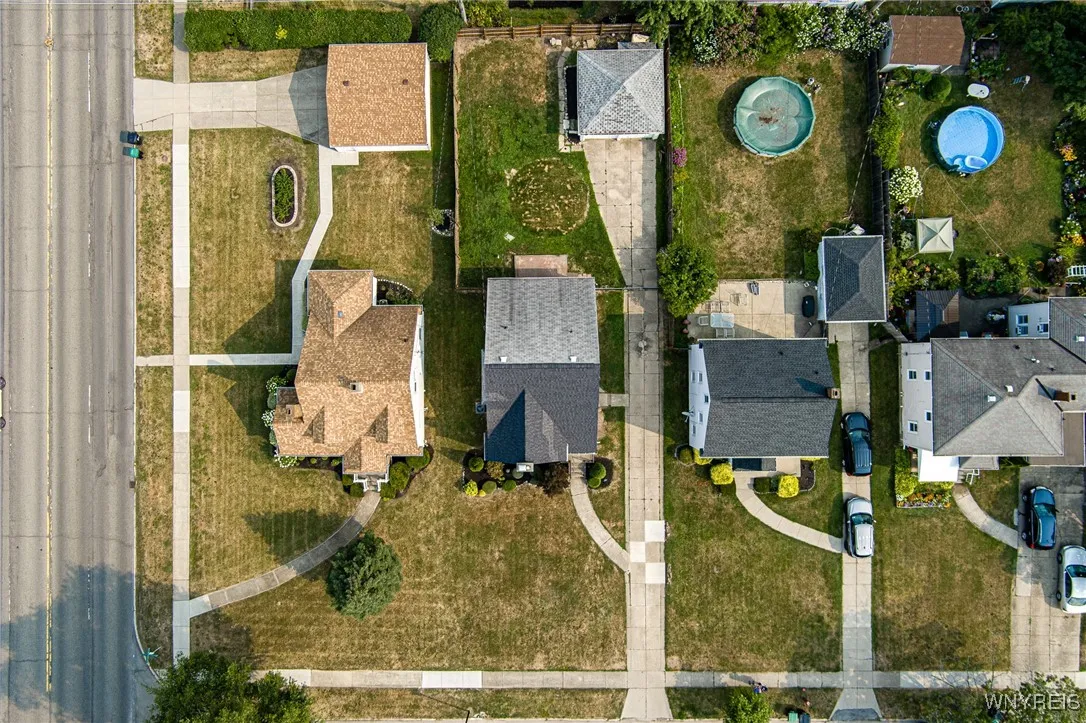 161 Hampton Parkway, Tonawanda, New York 14217, Tonawanda, New York 14217, 4 Bedrooms Bedrooms, 7 Rooms Rooms,1 BathroomBathrooms,Residential,For Sale,161 Hampton Parkway, Tonawanda, New York 14217,B1627712