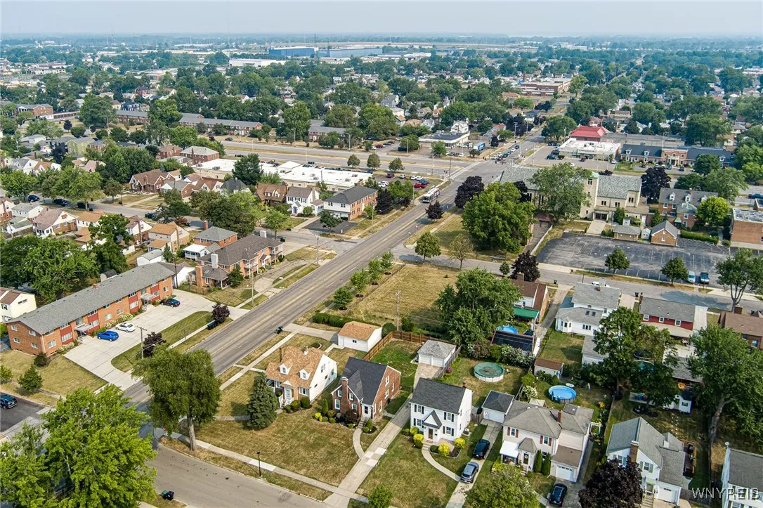 161 Hampton Parkway, Tonawanda, New York 14217, Tonawanda, New York 14217, 4 Bedrooms Bedrooms, 7 Rooms Rooms,1 BathroomBathrooms,Residential,For Sale,161 Hampton Parkway, Tonawanda, New York 14217,B1627712