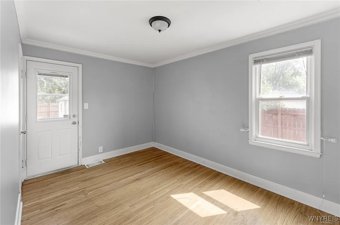 161 Hampton Parkway, Tonawanda, New York 14217, Tonawanda, New York 14217, 4 Bedrooms Bedrooms, 7 Rooms Rooms,1 BathroomBathrooms,Residential,For Sale,161 Hampton Parkway, Tonawanda, New York 14217,B1627712