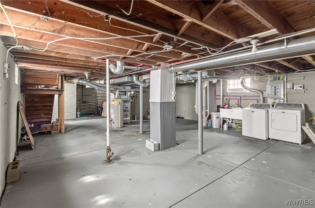 161 Hampton Parkway, Tonawanda, New York 14217, Tonawanda, New York 14217, 4 Bedrooms Bedrooms, 7 Rooms Rooms,1 BathroomBathrooms,Residential,For Sale,161 Hampton Parkway, Tonawanda, New York 14217,B1627712