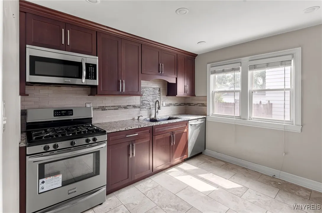 161 Hampton Parkway, Tonawanda, New York 14217, Tonawanda, New York 14217, 4 Bedrooms Bedrooms, 7 Rooms Rooms,1 BathroomBathrooms,Residential,For Sale,161 Hampton Parkway, Tonawanda, New York 14217,B1627712