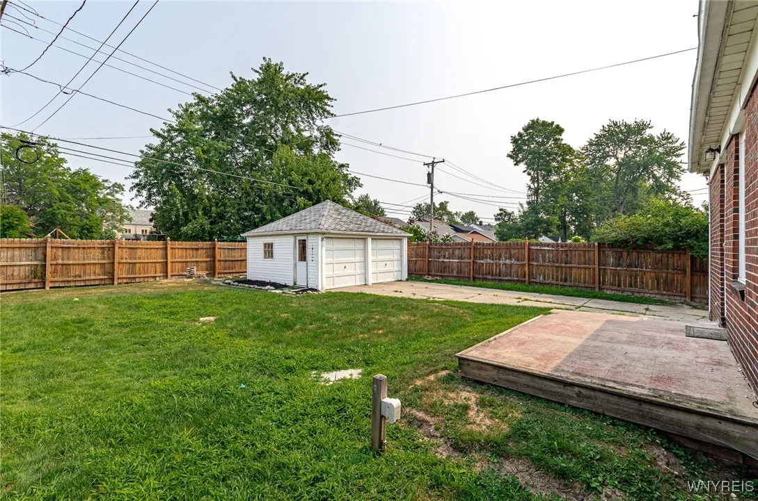 161 Hampton Parkway, Tonawanda, New York 14217, Tonawanda, New York 14217, 4 Bedrooms Bedrooms, 7 Rooms Rooms,1 BathroomBathrooms,Residential,For Sale,161 Hampton Parkway, Tonawanda, New York 14217,B1627712
