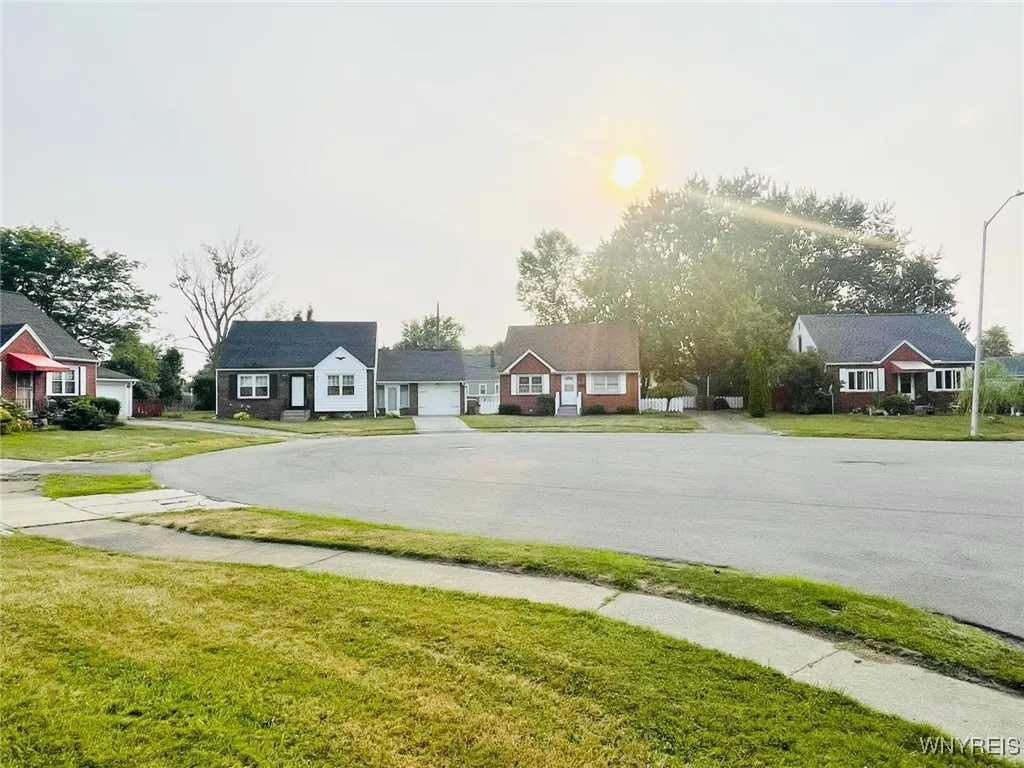 71 Meaford Road, Cheektowaga, New York 14215, Cheektowaga, New York 14215, 3 Bedrooms Bedrooms, 6 Rooms Rooms,2 BathroomsBathrooms,Residential,For Sale,71 Meaford Road, Cheektowaga, New York 14215,B1628371