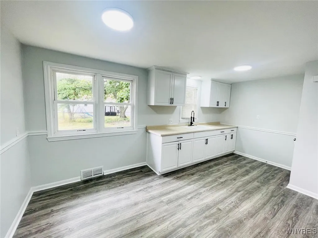 71 Meaford Road, Cheektowaga, New York 14215, Cheektowaga, New York 14215, 3 Bedrooms Bedrooms, 6 Rooms Rooms,2 BathroomsBathrooms,Residential,For Sale,71 Meaford Road, Cheektowaga, New York 14215,B1628371