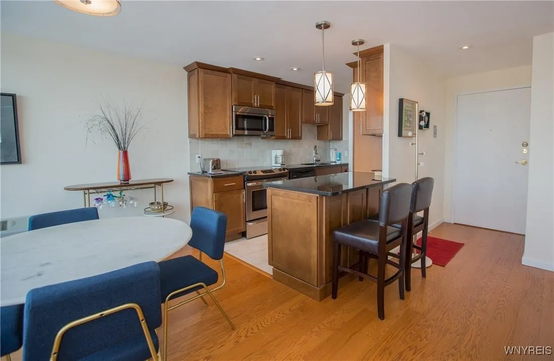 849 Delaware Ave 605, Buffalo, New York 14209, Buffalo, New York 14209, 2 Bedrooms Bedrooms, 6 Rooms Rooms,1 BathroomBathrooms,Residential,For Sale,849 Delaware Ave 605, Buffalo, New York 14209,B1599246