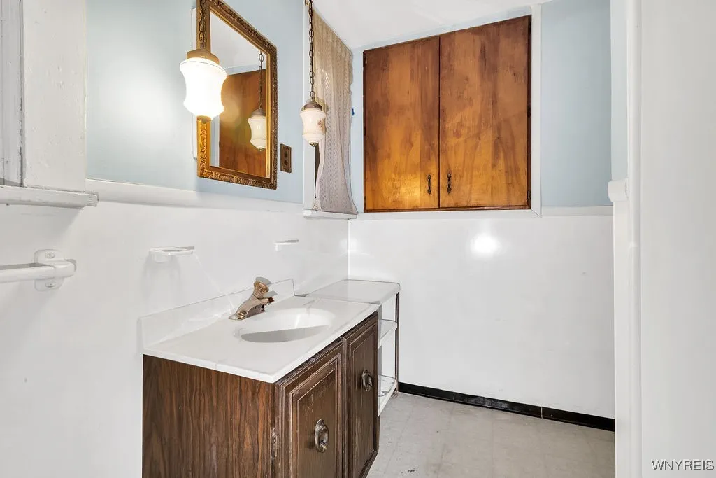 90 Coit Street, Buffalo, New York 14206, Buffalo, New York 14206, 4 Bedrooms Bedrooms, ,2 BathroomsBathrooms,Residential,For Sale,90 Coit Street, Buffalo, New York 14206,B1627432