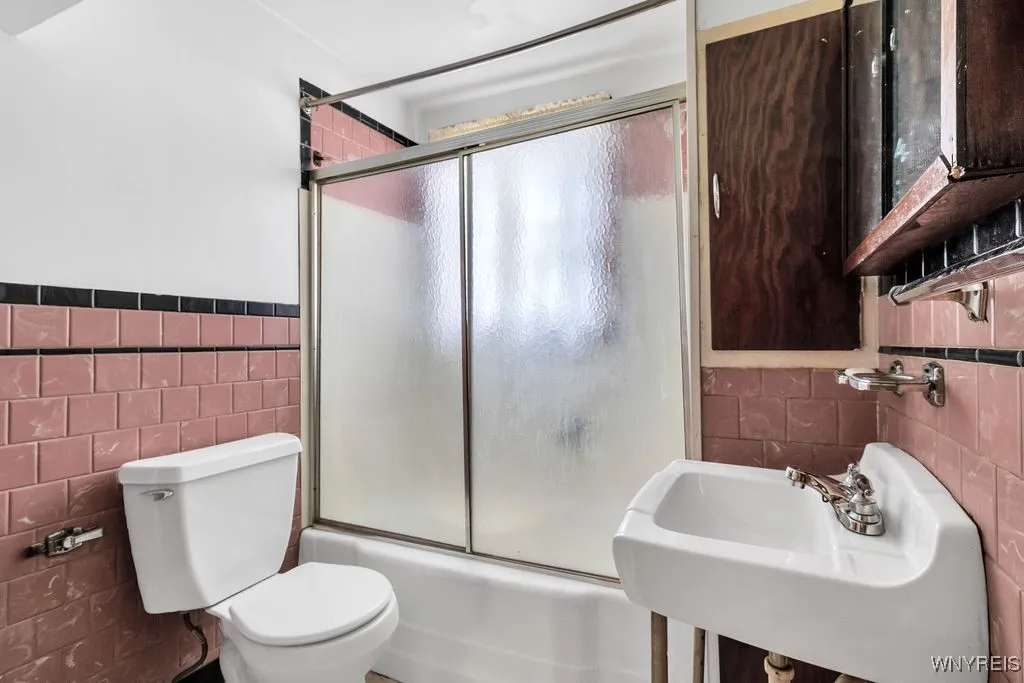 90 Coit Street, Buffalo, New York 14206, Buffalo, New York 14206, 4 Bedrooms Bedrooms, ,2 BathroomsBathrooms,Residential,For Sale,90 Coit Street, Buffalo, New York 14206,B1627432