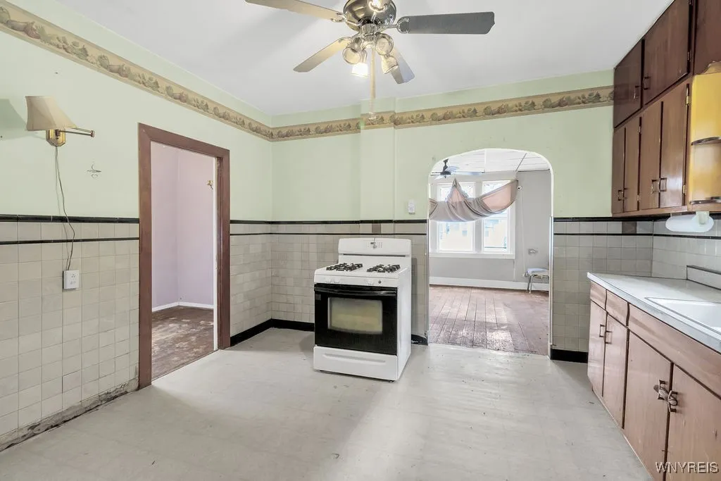 90 Coit Street, Buffalo, New York 14206, Buffalo, New York 14206, 4 Bedrooms Bedrooms, ,2 BathroomsBathrooms,Residential,For Sale,90 Coit Street, Buffalo, New York 14206,B1627432