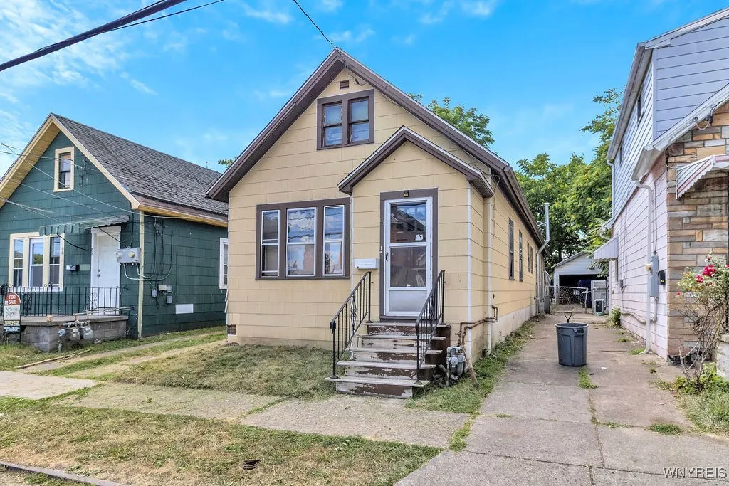 90 Coit Street, Buffalo, New York 14206, Buffalo, New York 14206, 4 Bedrooms Bedrooms, ,2 BathroomsBathrooms,Residential,For Sale,90 Coit Street, Buffalo, New York 14206,B1627432