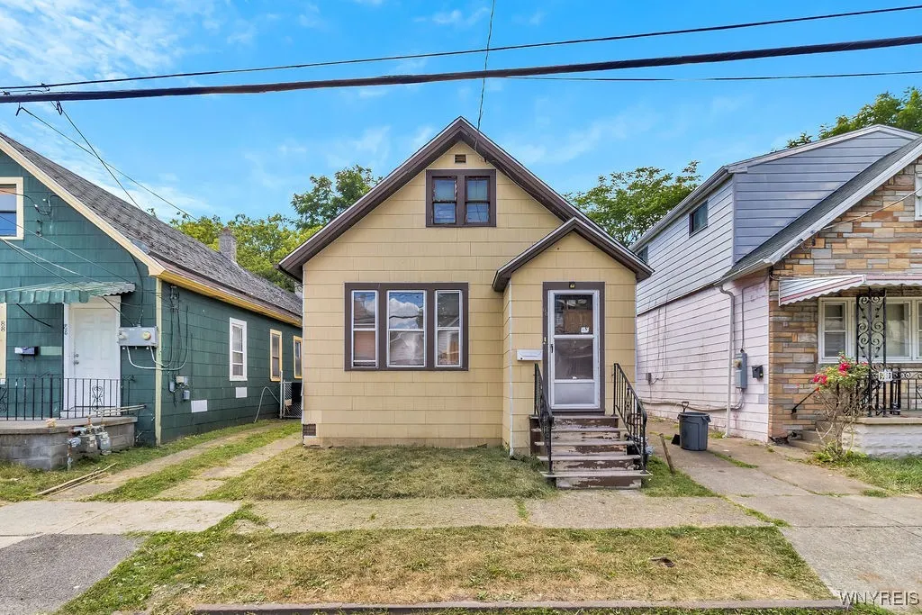 90 Coit Street, Buffalo, New York 14206, Buffalo, New York 14206, 4 Bedrooms Bedrooms, ,2 BathroomsBathrooms,Residential,For Sale,90 Coit Street, Buffalo, New York 14206,B1627432