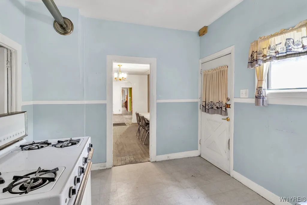 90 Coit Street, Buffalo, New York 14206, Buffalo, New York 14206, 4 Bedrooms Bedrooms, ,2 BathroomsBathrooms,Residential,For Sale,90 Coit Street, Buffalo, New York 14206,B1627432