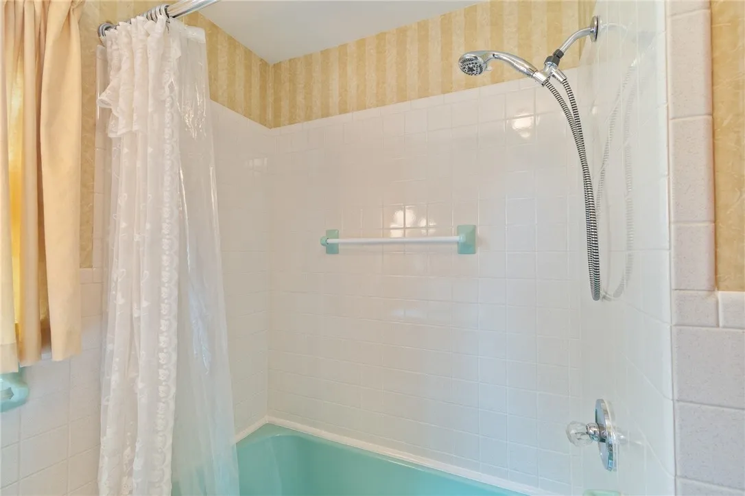 2447 Walworth Marion Road, Walworth, New York 1456, Walworth, New York 14568, 4 Bedrooms Bedrooms, 6 Rooms Rooms,1 BathroomBathrooms,Residential,Closed,2447 Walworth Marion Road, Walworth, New York 1456,0,R1627577