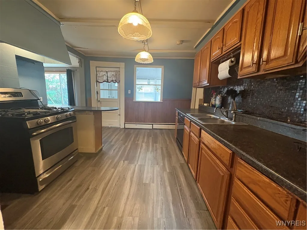 62 Kail Street, Buffalo, New York 14207, Buffalo, New York 14207, 4 Bedrooms Bedrooms, 9 Rooms Rooms,2 BathroomsBathrooms,Residential,For Sale,62 Kail Street, Buffalo, New York 14207,B1628099