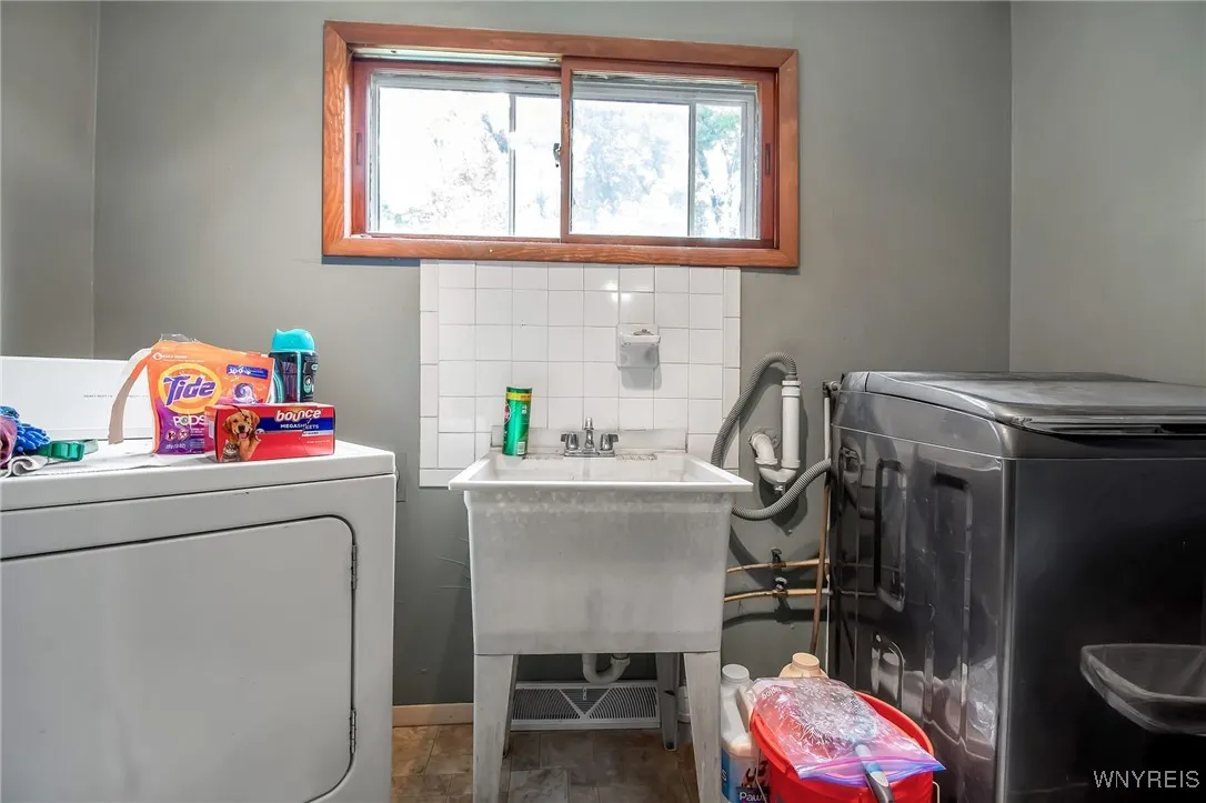 627 Kennedy Avenue, Evans, New York 14006, Evans, New York 14006, 3 Bedrooms Bedrooms, 6 Rooms Rooms,1 BathroomBathrooms,Residential,Closed,627 Kennedy Avenue, Evans, New York 14006,0,B1628312