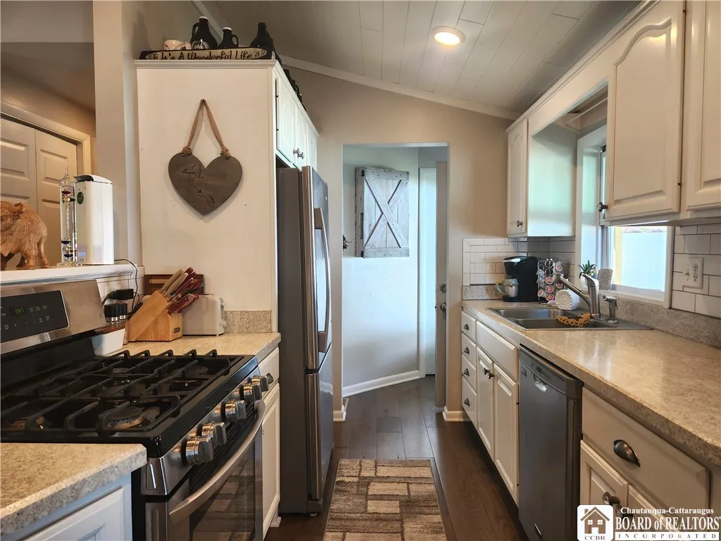 2 Holly Drive, Busti, New York 14750, Busti, New York 14750, 3 Bedrooms Bedrooms, 10 Rooms Rooms,2 BathroomsBathrooms,Residential,Closed,2 Holly Drive, Busti, New York 14750,0,R1628208