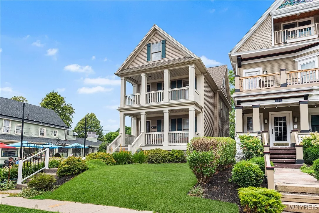 221 Lexington Avenue, Buffalo, New York 14222, Buffalo, New York 14222, 4 Bedrooms Bedrooms, ,2 BathroomsBathrooms,Residential,For Sale,221 Lexington Avenue, Buffalo, New York 14222,B1627885