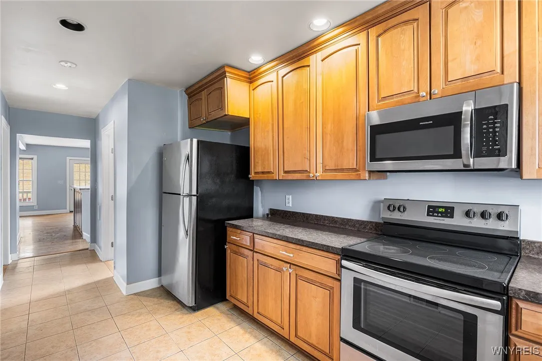 221 Lexington Avenue, Buffalo, New York 14222, Buffalo, New York 14222, 4 Bedrooms Bedrooms, ,2 BathroomsBathrooms,Residential,For Sale,221 Lexington Avenue, Buffalo, New York 14222,B1627885