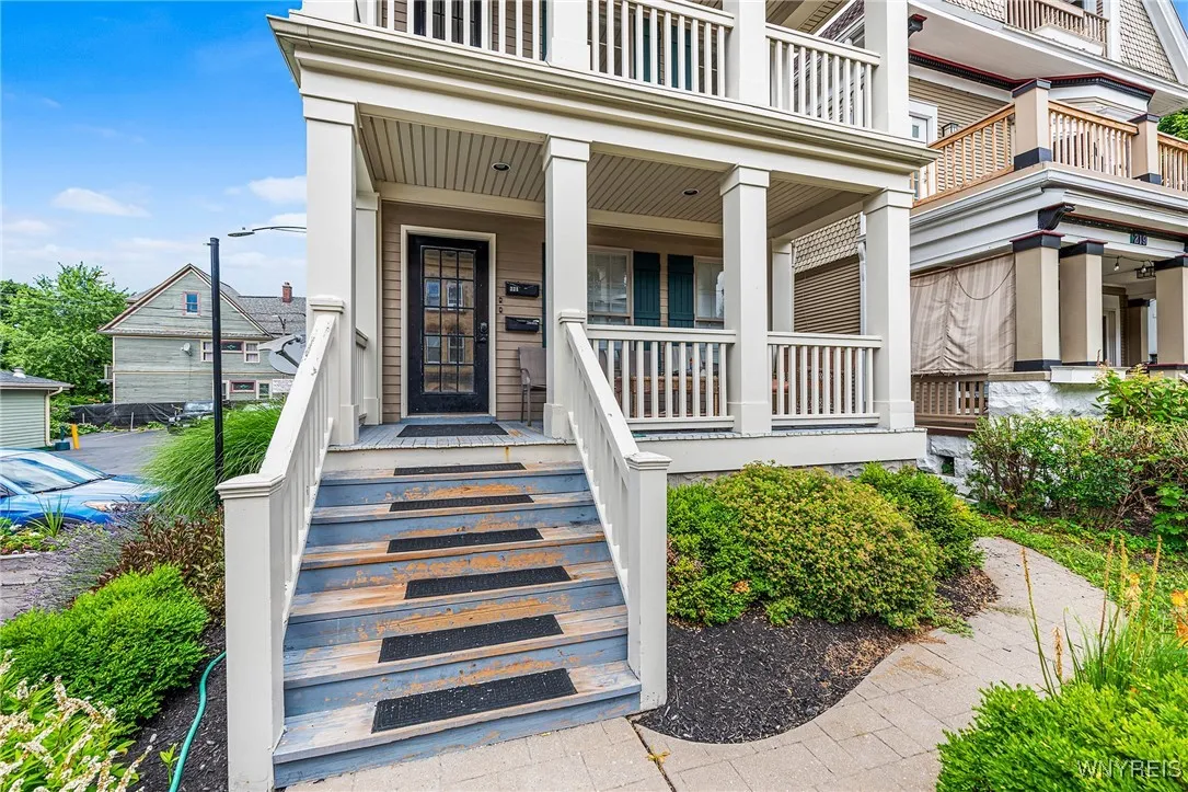 221 Lexington Avenue, Buffalo, New York 14222, Buffalo, New York 14222, 4 Bedrooms Bedrooms, ,2 BathroomsBathrooms,Residential,For Sale,221 Lexington Avenue, Buffalo, New York 14222,B1627885