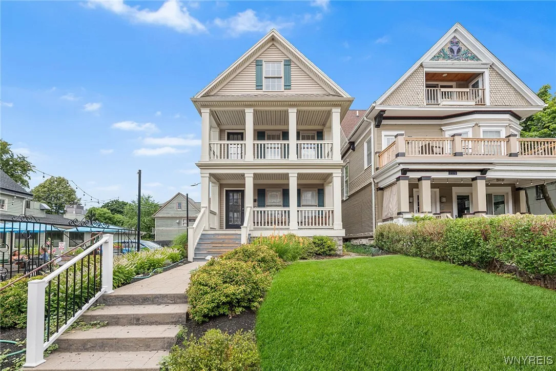 221 Lexington Avenue, Buffalo, New York 14222, Buffalo, New York 14222, 4 Bedrooms Bedrooms, ,2 BathroomsBathrooms,Residential,For Sale,221 Lexington Avenue, Buffalo, New York 14222,B1627885
