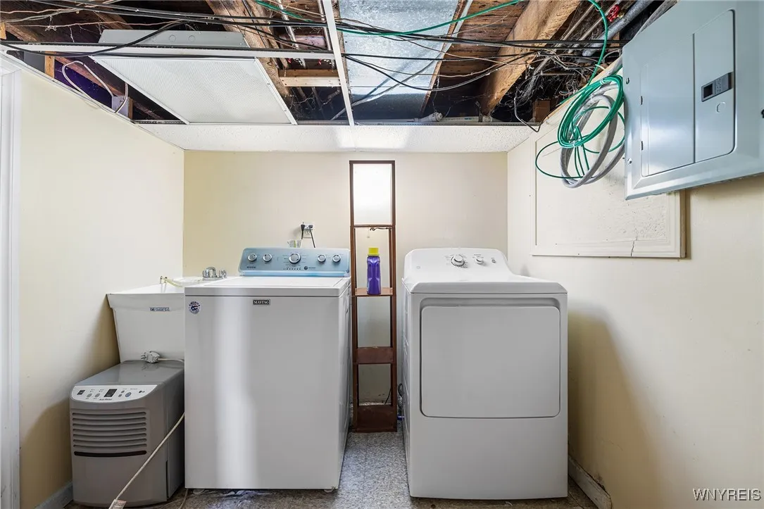 221 Lexington Avenue, Buffalo, New York 14222, Buffalo, New York 14222, 4 Bedrooms Bedrooms, ,2 BathroomsBathrooms,Residential,For Sale,221 Lexington Avenue, Buffalo, New York 14222,B1627885