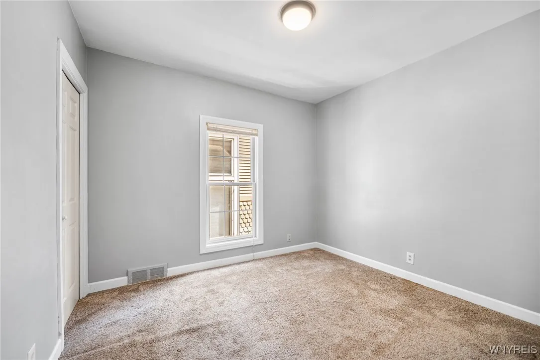 221 Lexington Avenue, Buffalo, New York 14222, Buffalo, New York 14222, 4 Bedrooms Bedrooms, ,2 BathroomsBathrooms,Residential,For Sale,221 Lexington Avenue, Buffalo, New York 14222,B1627885