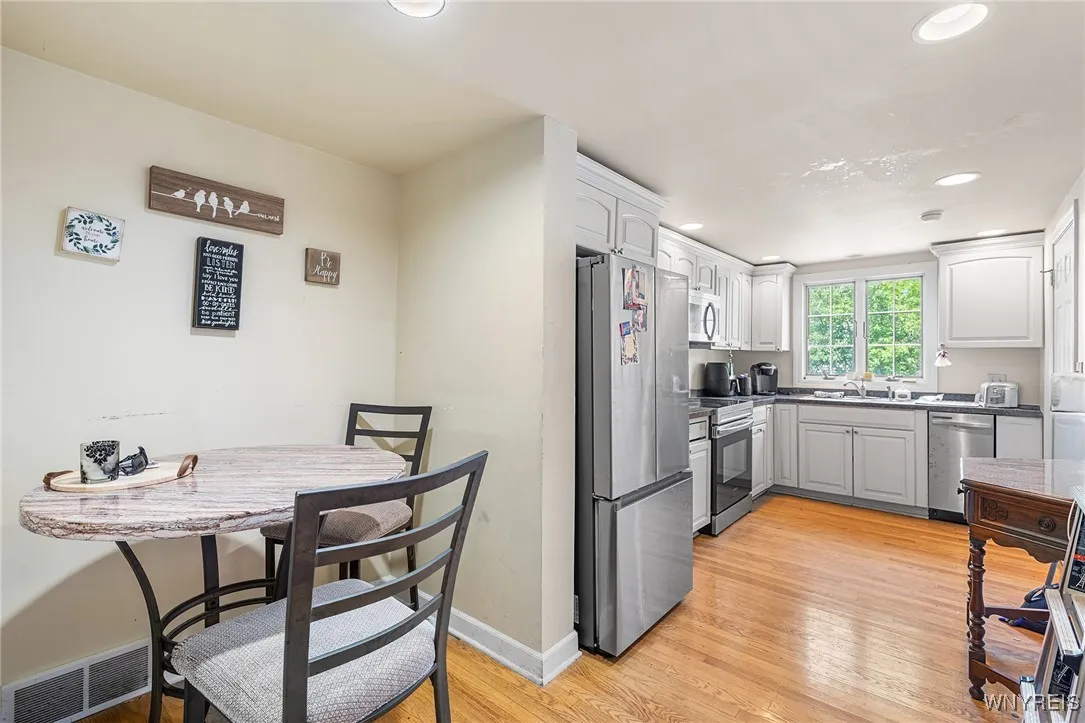 221 Lexington Avenue, Buffalo, New York 14222, Buffalo, New York 14222, 4 Bedrooms Bedrooms, ,2 BathroomsBathrooms,Residential,For Sale,221 Lexington Avenue, Buffalo, New York 14222,B1627885
