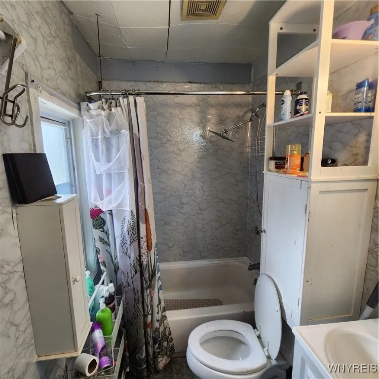 143 Crowley Avenue, Buffalo, New York 14207, Buffalo, New York 14207, 4 Bedrooms Bedrooms, 7 Rooms Rooms,1 BathroomBathrooms,Residential,For Sale,143 Crowley Avenue, Buffalo, New York 14207,B1628474