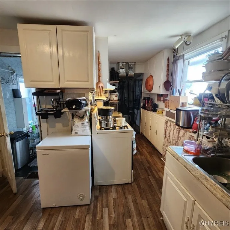 143 Crowley Avenue, Buffalo, New York 14207, Buffalo, New York 14207, 4 Bedrooms Bedrooms, 7 Rooms Rooms,1 BathroomBathrooms,Residential,For Sale,143 Crowley Avenue, Buffalo, New York 14207,B1628474