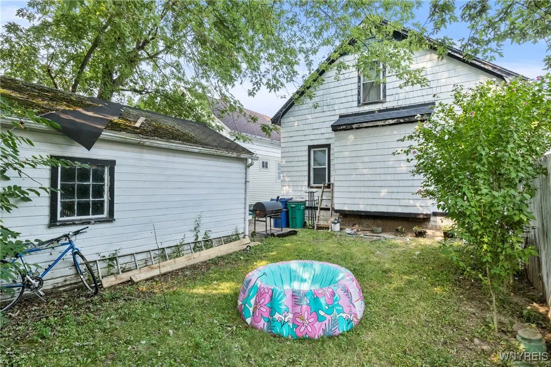 167 Roebling Avenue, Buffalo, New York 14215, Buffalo, New York 14215, 3 Bedrooms Bedrooms, 8 Rooms Rooms,1 BathroomBathrooms,Residential,For Sale,167 Roebling Avenue, Buffalo, New York 14215,B1628475