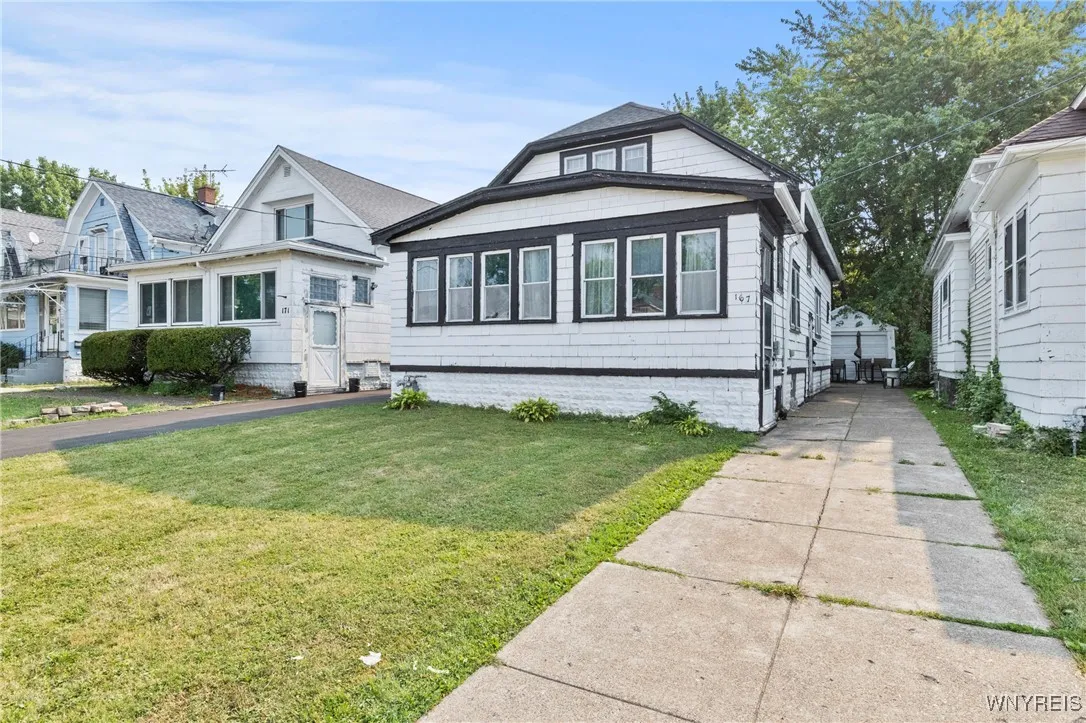 167 Roebling Avenue, Buffalo, New York 14215, Buffalo, New York 14215, 3 Bedrooms Bedrooms, 8 Rooms Rooms,1 BathroomBathrooms,Residential,For Sale,167 Roebling Avenue, Buffalo, New York 14215,B1628475