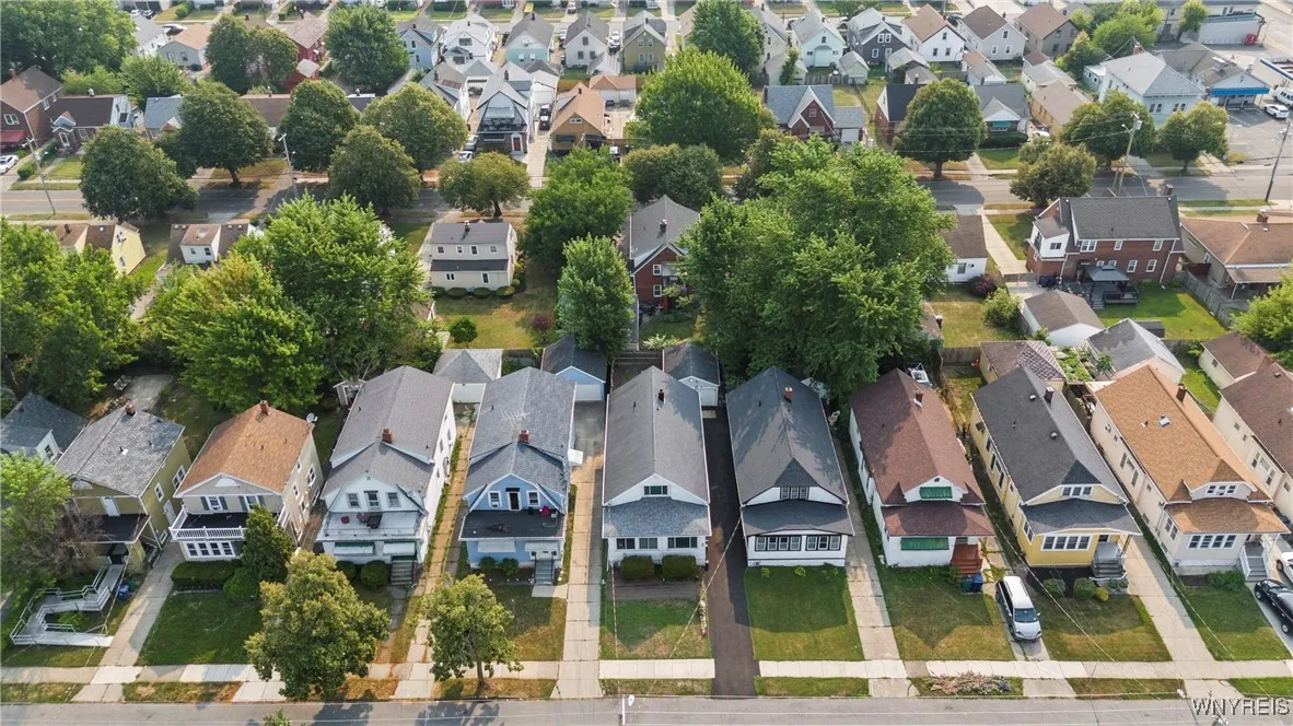 167 Roebling Avenue, Buffalo, New York 14215, Buffalo, New York 14215, 3 Bedrooms Bedrooms, 8 Rooms Rooms,1 BathroomBathrooms,Residential,For Sale,167 Roebling Avenue, Buffalo, New York 14215,B1628475