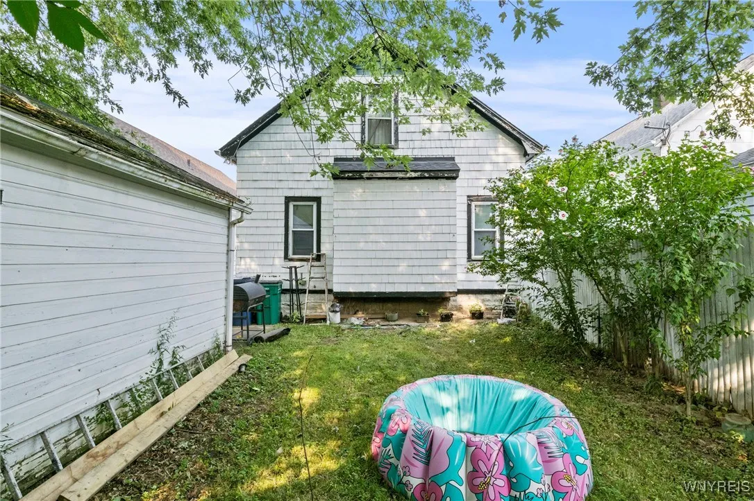 167 Roebling Avenue, Buffalo, New York 14215, Buffalo, New York 14215, 3 Bedrooms Bedrooms, 8 Rooms Rooms,1 BathroomBathrooms,Residential,For Sale,167 Roebling Avenue, Buffalo, New York 14215,B1628475