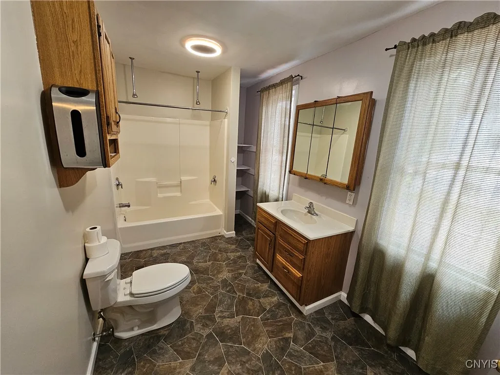 1st floor bathroom