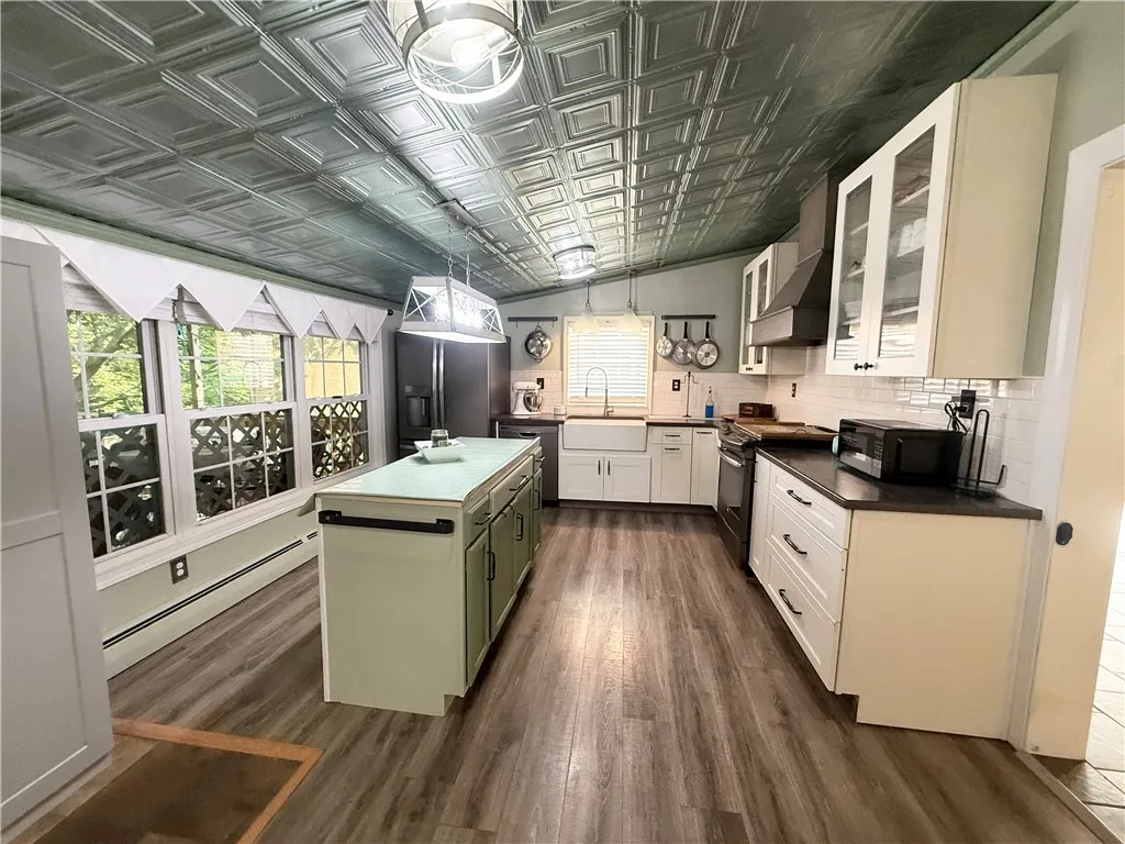 4322 Ridge Road, Fayette, New York 13065, Fayette, New York 13065, 4 Bedrooms Bedrooms, 7 Rooms Rooms,2 BathroomsBathrooms,Residential,Closed,4322 Ridge Road, Fayette, New York 13065,0,R1627091