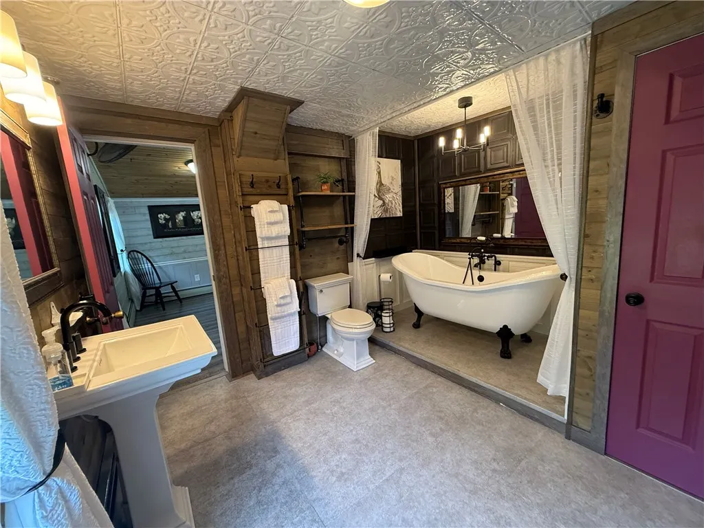 4322 Ridge Road, Fayette, New York 13065, Fayette, New York 13065, 4 Bedrooms Bedrooms, 7 Rooms Rooms,2 BathroomsBathrooms,Residential,Closed,4322 Ridge Road, Fayette, New York 13065,0,R1627091