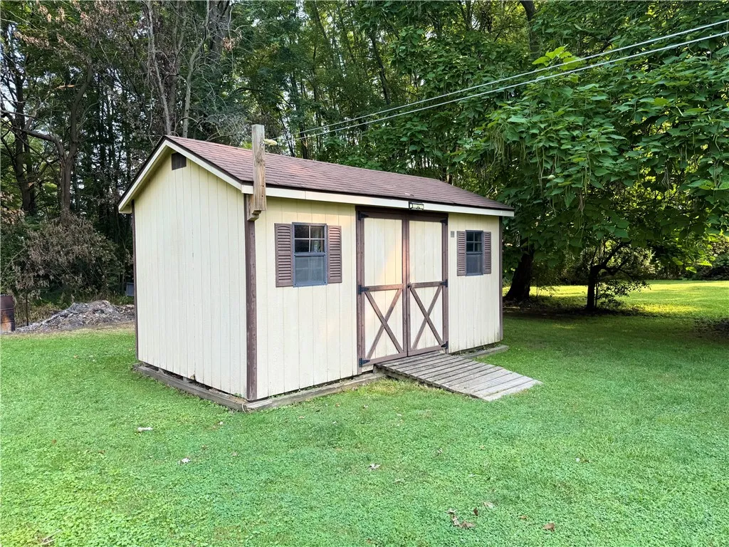 4322 Ridge Road, Fayette, New York 13065, Fayette, New York 13065, 4 Bedrooms Bedrooms, 7 Rooms Rooms,2 BathroomsBathrooms,Residential,Closed,4322 Ridge Road, Fayette, New York 13065,0,R1627091