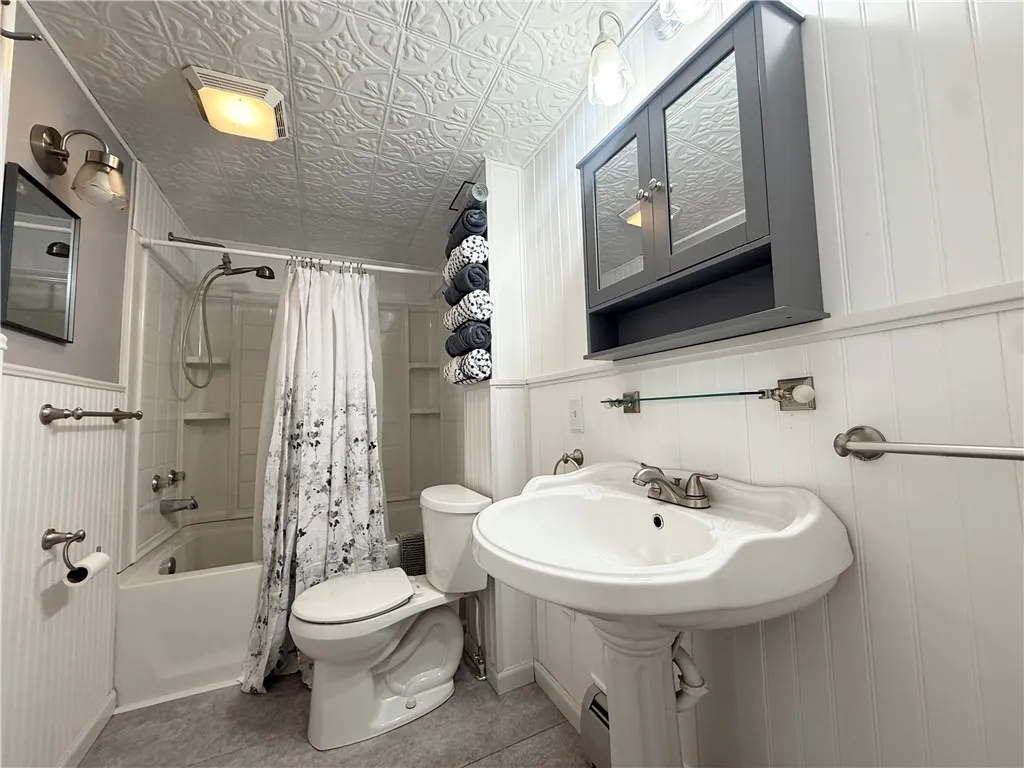 4322 Ridge Road, Fayette, New York 13065, Fayette, New York 13065, 4 Bedrooms Bedrooms, 7 Rooms Rooms,2 BathroomsBathrooms,Residential,Closed,4322 Ridge Road, Fayette, New York 13065,0,R1627091