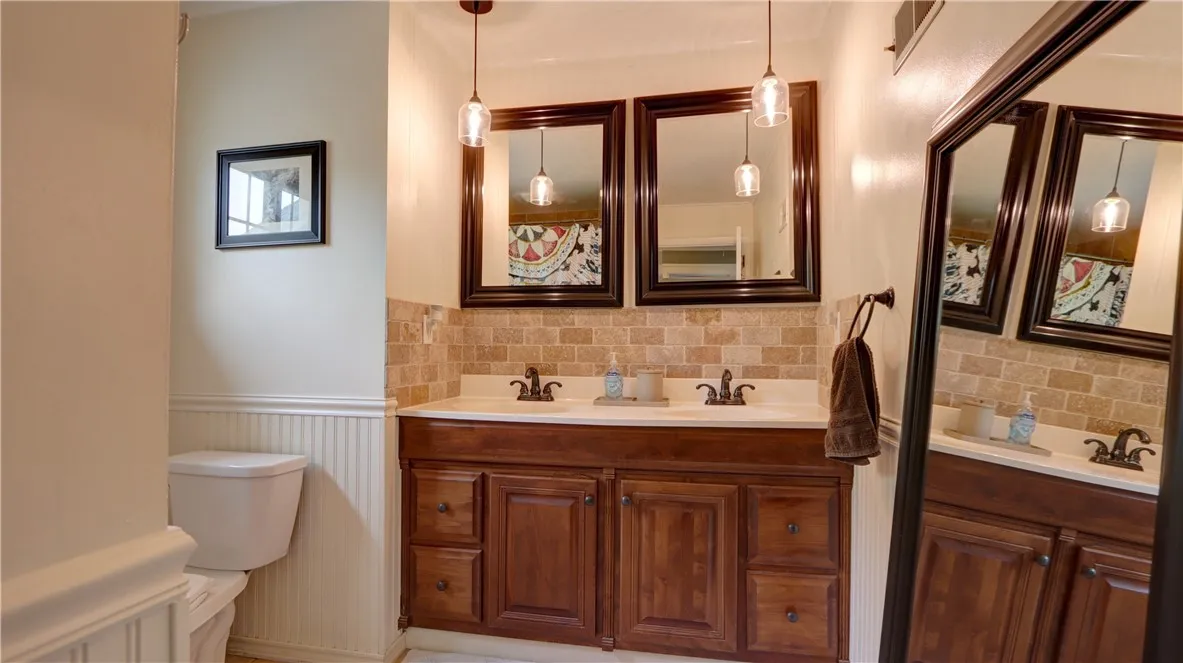 302 Washington Street, Geneva City, New York 14456, Geneva City, New York 14456, 3 Bedrooms Bedrooms, 6 Rooms Rooms,1 BathroomBathrooms,Residential,Closed,302 Washington Street, Geneva City, New York 14456,0,R1627933