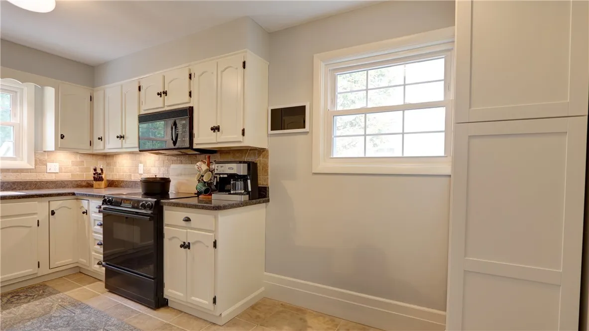 302 Washington Street, Geneva City, New York 14456, Geneva City, New York 14456, 3 Bedrooms Bedrooms, 6 Rooms Rooms,1 BathroomBathrooms,Residential,Closed,302 Washington Street, Geneva City, New York 14456,0,R1627933