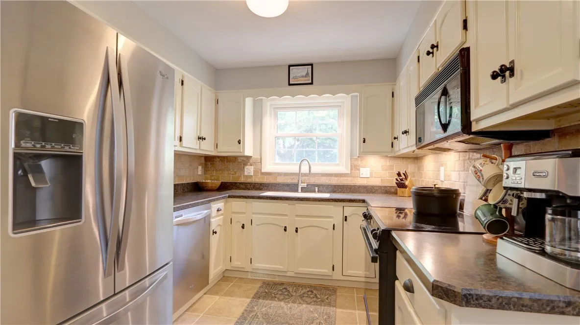 302 Washington Street, Geneva City, New York 14456, Geneva City, New York 14456, 3 Bedrooms Bedrooms, 6 Rooms Rooms,1 BathroomBathrooms,Residential,Closed,302 Washington Street, Geneva City, New York 14456,0,R1627933