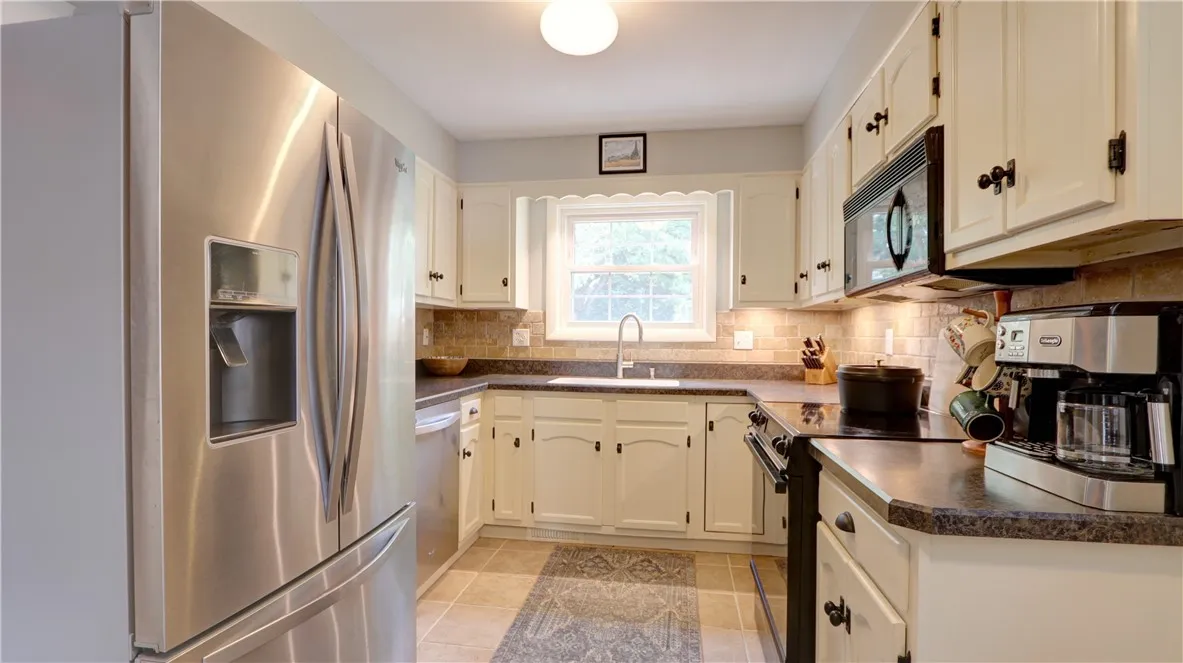 302 Washington Street, Geneva City, New York 14456, Geneva City, New York 14456, 3 Bedrooms Bedrooms, 6 Rooms Rooms,1 BathroomBathrooms,Residential,Closed,302 Washington Street, Geneva City, New York 14456,0,R1627933