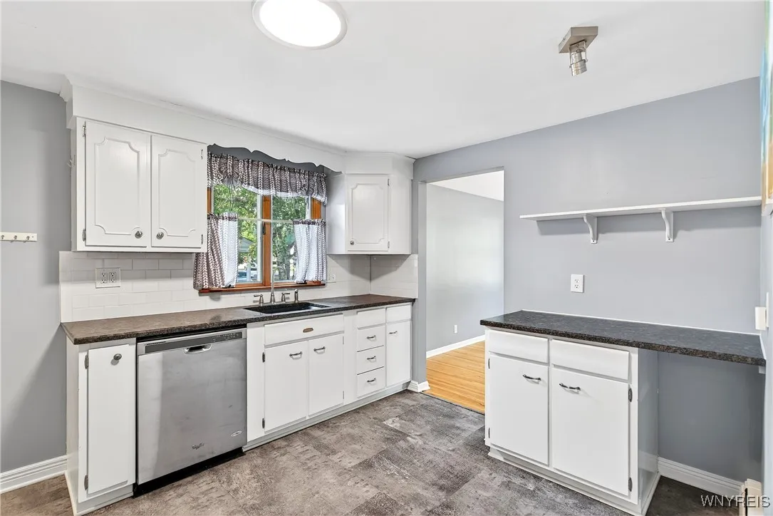 355 Hedstrom Drive, Amherst, New York 14226, Amherst, New York 14226, 3 Bedrooms Bedrooms, 7 Rooms Rooms,1 BathroomBathrooms,Residential,For Sale,355 Hedstrom Drive, Amherst, New York 14226,B1627990