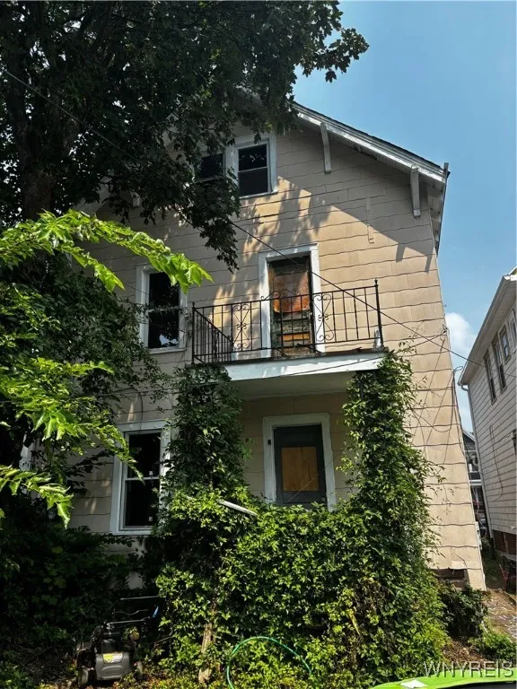 299 East Delavan Avenue S, Buffalo, New York 14208, Buffalo, New York 14208, 6 Bedrooms Bedrooms, ,2 BathroomsBathrooms,Residential,For Sale,299 East Delavan Avenue S, Buffalo, New York 14208,B1628458