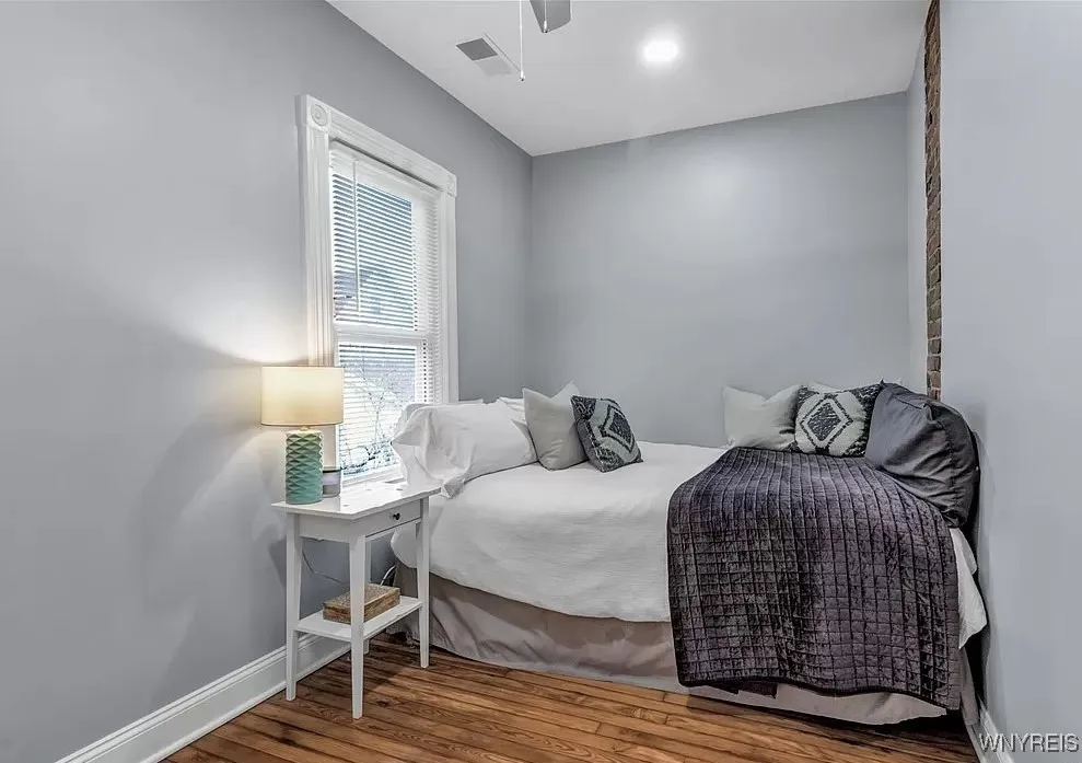 378 Breckenridge Street 3, Buffalo, New York 14213, Buffalo, New York 14213, 1 Bedroom Bedrooms, 3 Rooms Rooms,1 BathroomBathrooms,Residential Lease,For Rent,378 Breckenridge Street 3, Buffalo, New York 14213,B1628504