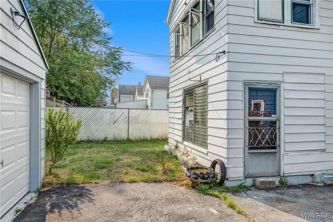 73 Oakmont Avenue, Buffalo, New York 14215, Buffalo, New York 14215, 4 Bedrooms Bedrooms, ,2 BathroomsBathrooms,Residential,For Sale,73 Oakmont Avenue, Buffalo, New York 14215,B1628531