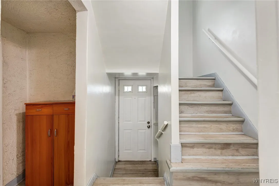 73 Oakmont Avenue, Buffalo, New York 14215, Buffalo, New York 14215, 4 Bedrooms Bedrooms, ,2 BathroomsBathrooms,Residential,For Sale,73 Oakmont Avenue, Buffalo, New York 14215,B1628531